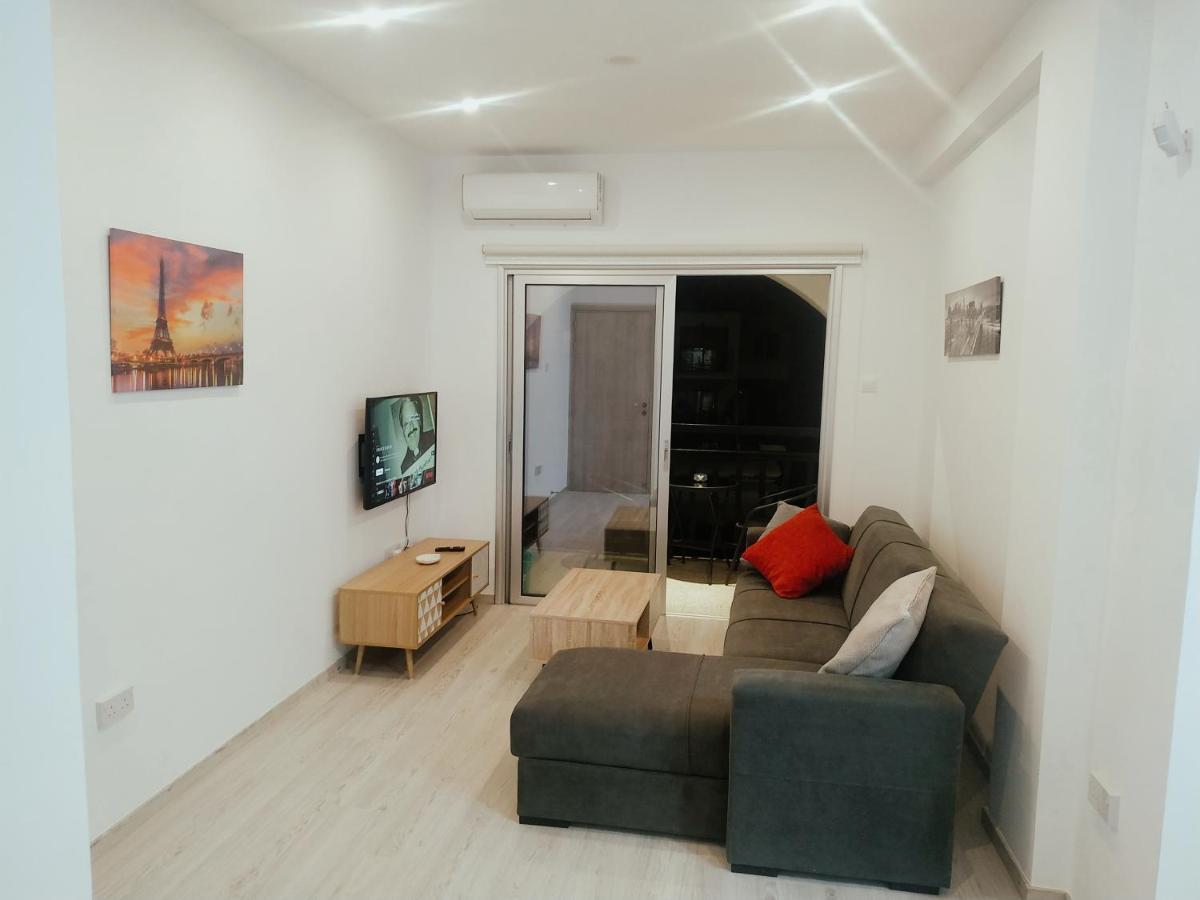 Charming Holiday Retreat Kato Paphos Apt 400M To The Beach Buitenkant foto