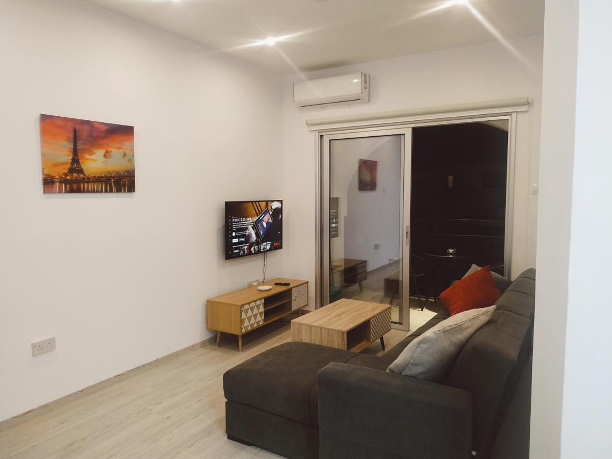 Charming Holiday Retreat Kato Paphos Apt 400M To The Beach Buitenkant foto