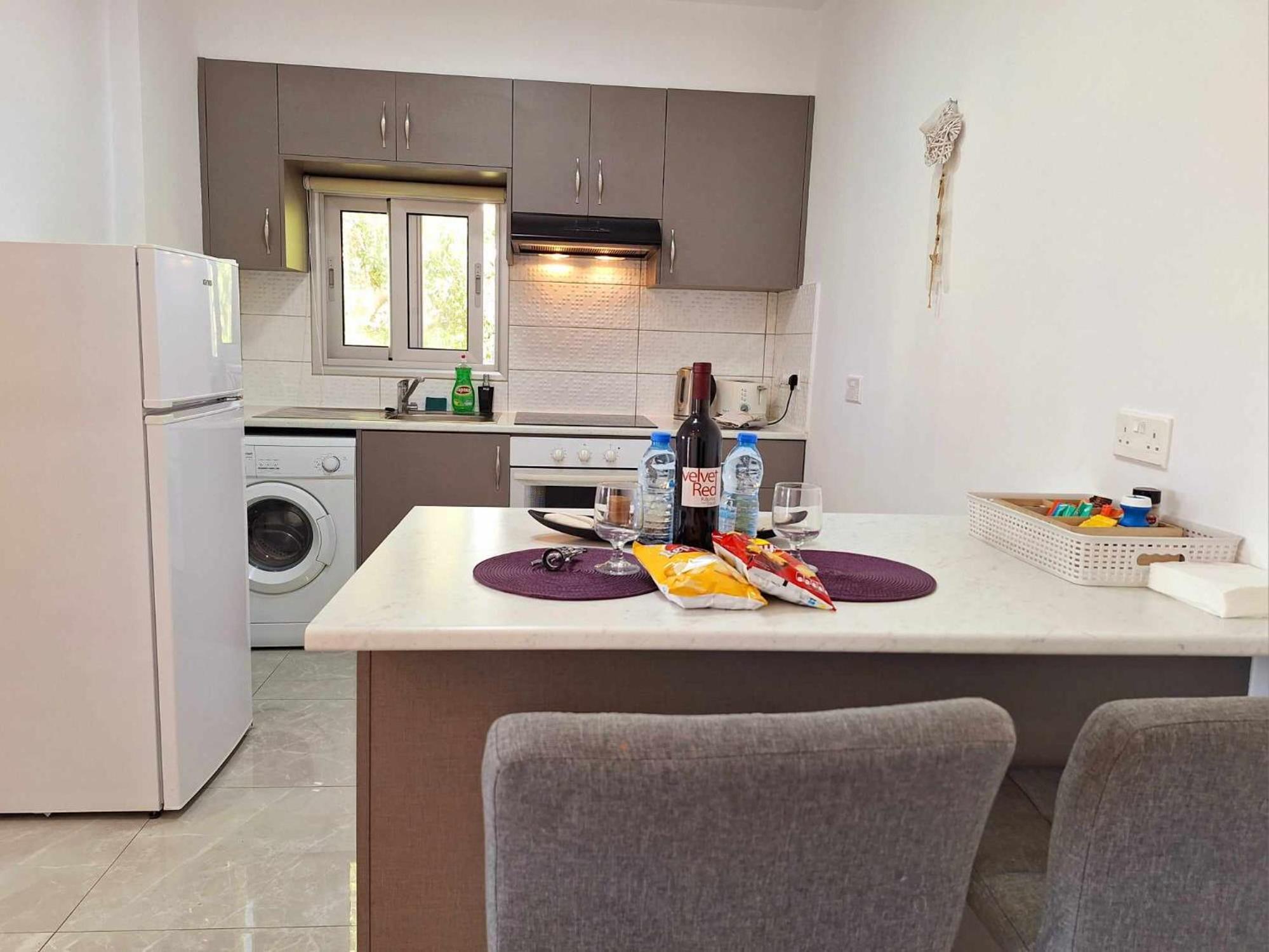 Charming Holiday Retreat Kato Paphos Apt 400M To The Beach Buitenkant foto